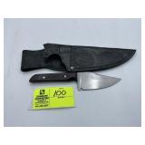 LARGE SKINNING KNIFE 4.5 IN BLADE, 9.5 IN OVERALL.