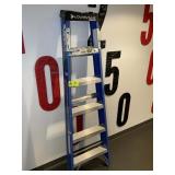 LOUISVILLE 6 FT FIBERGLASS LADDER. LOT LOCATED IN