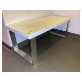 METAL FRAME BENCH, 48 IN X 20 IN X 18.5. LOT LOCAT