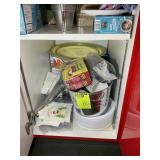 GROUP OF PAPER PRODUCTS, CUPS, BOWLS, PLATES, ETC.