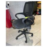 5 STAR BASE OFFICE CHAIR. LOT LOCATED IN CARY