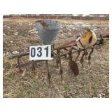 PITTSBURG FARM TOOLS DIVISION TWO ROW CULTIVATOR W