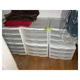 GROUP OF 6 DRAWER ORGANIZER CONTAINERS