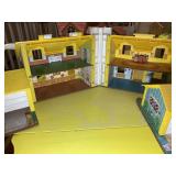 PAIR OF VINTAGE 1970S FISHER PRICE FAMILY HOUSE DO