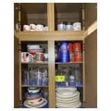 CONTENTS OF CABINET INCLUDING PLATES, GLASSWARE AN