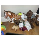 GROUP OF STUFFED ANIMALS, HORSE, BEAR, ETC