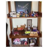 THREE SHELVES OF ASSORTED DOLL HOUSE FURNITURE, TO
