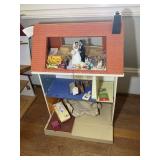 VINTAGE FISHER PRICE LOVING FAMILY DOLLHOUSE, SOME