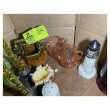 GROUP OF DECORATIVE ITEMS, BOOT RED VASE WITH LID,