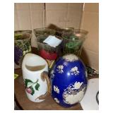 GROUP OF DECORATIVE FLORAL VASES, PITCHER, TABLE C