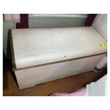 LANE CEDAR CHEST, 47 IN X 19 IN X 24 IN