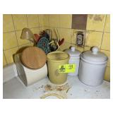 GROUP OF CANISTERS AND KITCHEN UTENSILS