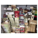 LARGE GROUP OF HOME ACCENTS DECORATIVE ITEMS, LAMP