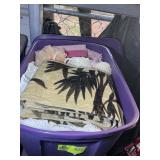 LARGE GROUP OF LINENS