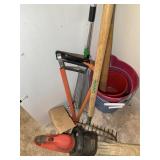 HEDGE TRIMMER AND RAKES