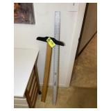 4 FT METAL STRAIT EDGE AND T SQUARE