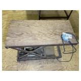 ELECTRIC LIFT, 33 IN X 15 IN X MAX HEIGHT 28 IN