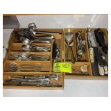 GROUP OF FLATWARE BY ONEIDA AND OTHERS