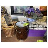 GROUP OF BASKETS, DECORATIVE BOXES, ETC