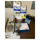 ASSORTED GROUP OF PAINTING AND ART SUPPLIES