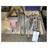 GROUP OF WRENCHES, GREASE GUN AND 3.5 IN BENCH VIS