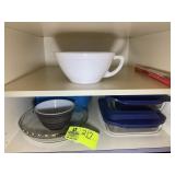 GROUP OF PYREX DISHES AND FEDERAL MIXING BOWL