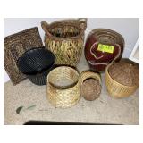 GROUP OF DECORATIVE BASKETS