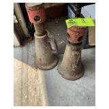 PAIR OF JACK STANDS, 13 IN TALL