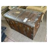 LARGE TRUNK 39INX 23INX26IN