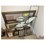 GROUP OF DECORATIVE WALL ART