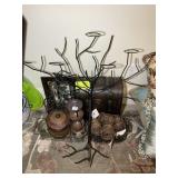 GROUP OF DECORATIVE BASKETS, WINE RACK, ETC