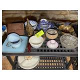 GROUP OF DECORATIVE BOWLS, PLATES, ETC