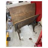 VINTAGE SCHOOL DESK 24INX25INX32IN