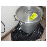 TURKEY FRYING POT, GARAGE