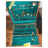 BOX WITH WOOD HANDLE FLATWARE