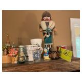 ASSORTED GROUP INCLUDING NUT CRACKER, FIGURINES, E