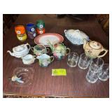 MIDDLE SHELF OF CHINA CABINET INCLUDING TEA POTS,