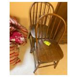 PAIR OF WOODEN SPINDLE BACK CHAIRS, 17.5 IN SEAT H