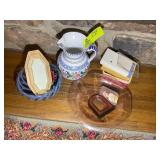 GROUP OF DECORATIVE BOWLS, BASKETS, PITCHER, ETC