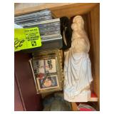 BOX WITH BOOK ENDS, CD