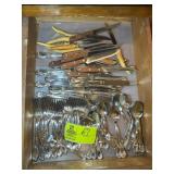 DRAWER OF FLATWARE, ONEIDA DELUXE