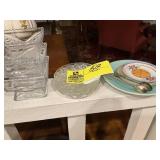 GROUP OF SMALL GLASS DISHES AND COASTERS