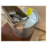 STOCK POT AND BAKING PANS, GARAGE