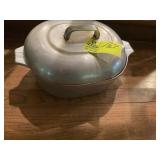 WAGNER ROASTING PAN WITH LID