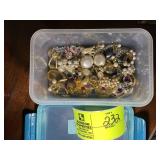 LARGE GROUP OF COSTUME JEWELRY, CLIP ON EARRINGS