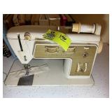 SINGER GOLDEN DELUXE ZIGZAG MODEL 50 SEWING MACHIN