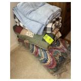 BLANKETS AND QUILTS