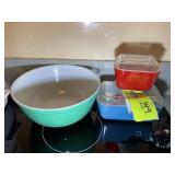 GROUP OF PYREX DISHES AND BOWL