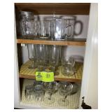 GROUP OF ASSORTED GLASSWARE