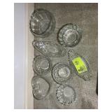 GROUP OF GLASS BOWLS AND DISHES